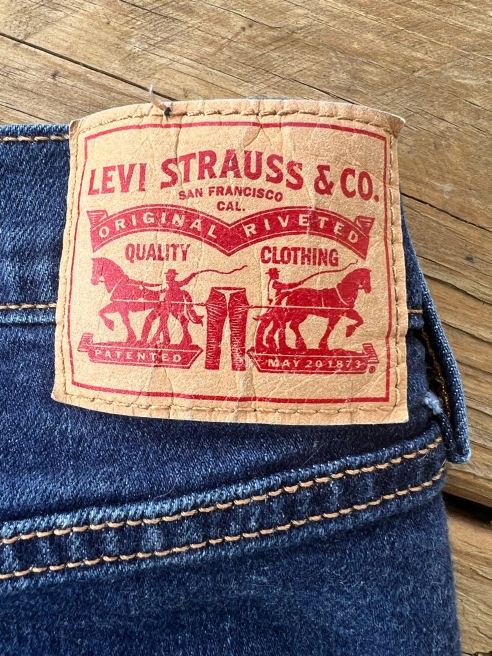 Levi’s Ribcage Straight Ankle Jeans